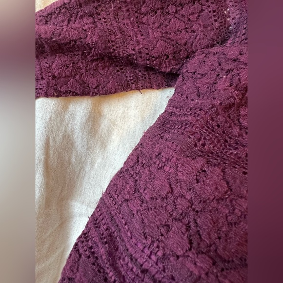 Urban Outfitters Lace Crop Top - Picture 5 of 6